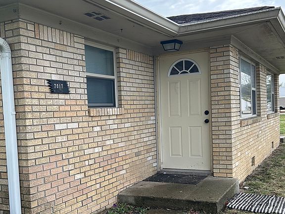 2nd image of 7015 & 7017 N Manor Dr