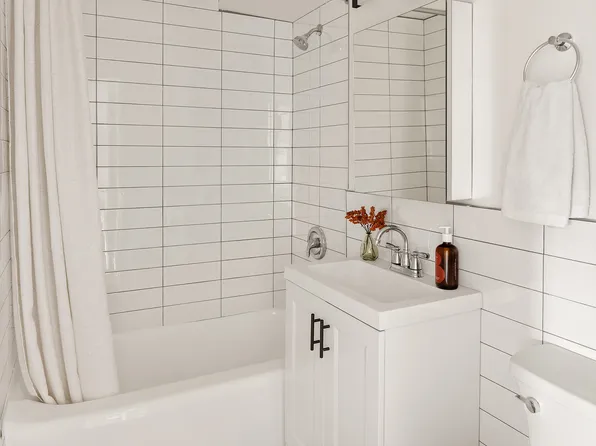 411 East 53rd Street image 10 of 12