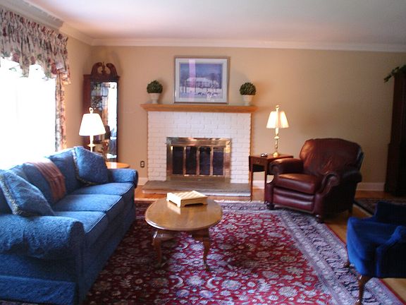Living Room with HW floors, crown moldings