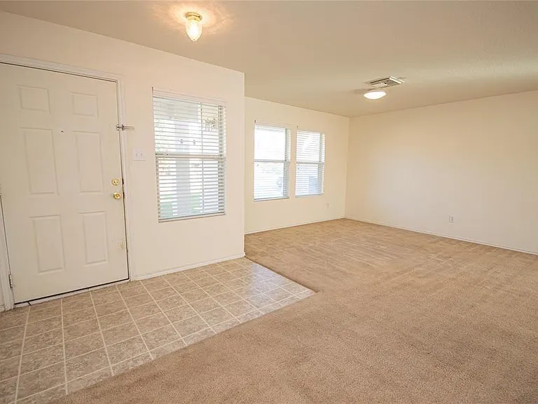 310 Falling Pine Dr — Photo 2