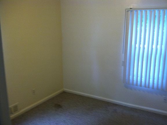 5th image of 28727 Everett St