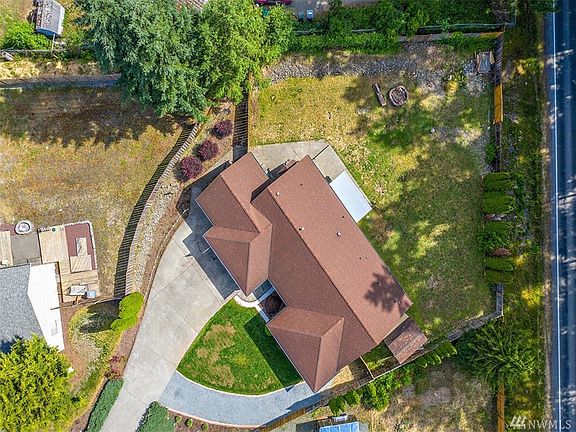 3rd image of 24212 70th St Ct E