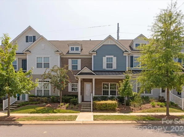 11624 Founders Park Ln, Pineville, NC 28134