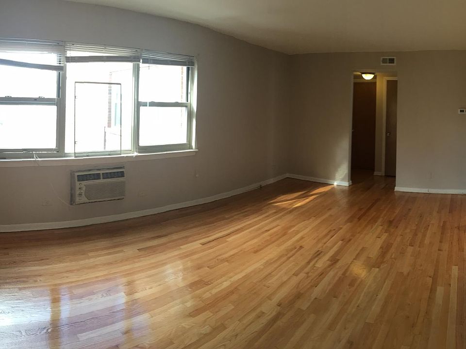 2nd image of 4924 Mulford St APT 3W