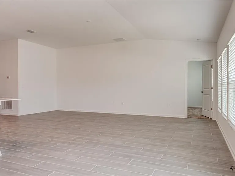 1490 Brentwood Dr — Photo 17