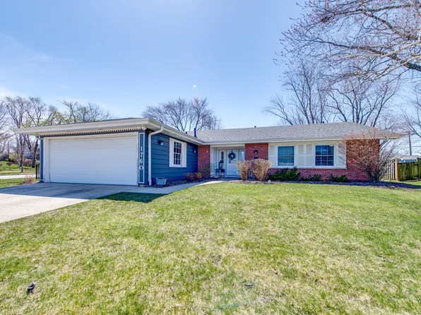 1760 Chippendale Rd, Hoffman Estates, IL 60169