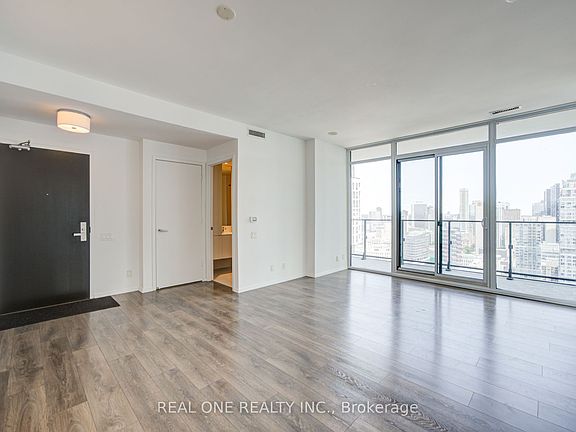 4th image of 125 Peter St #3409