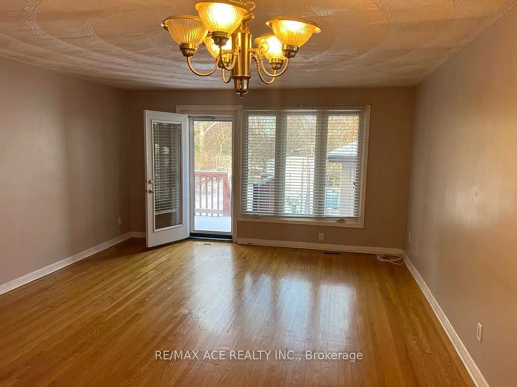3 bed, $2,700 — Photo 2