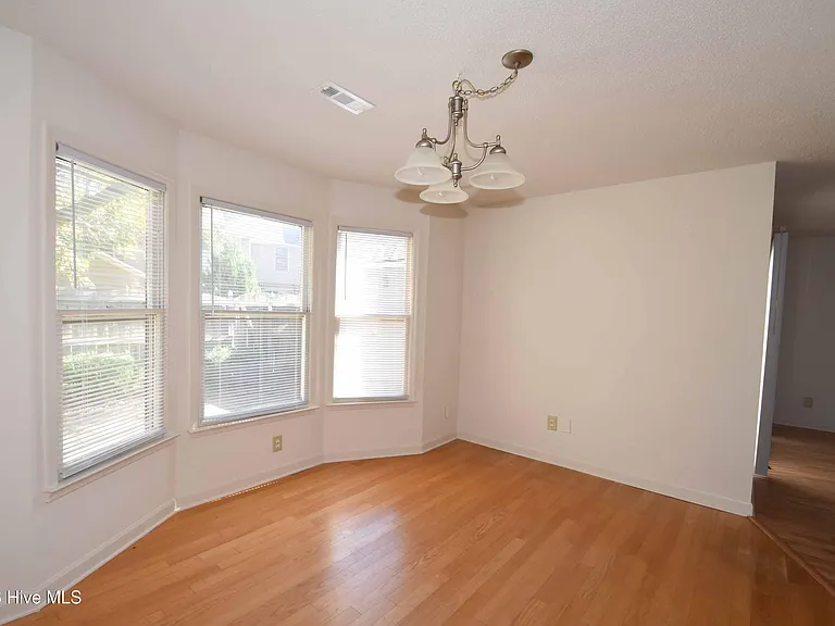 1829 Quail Ridge Rd #K — Photo 8