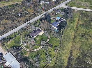 938 County Road 129, Alvin, TX 77511