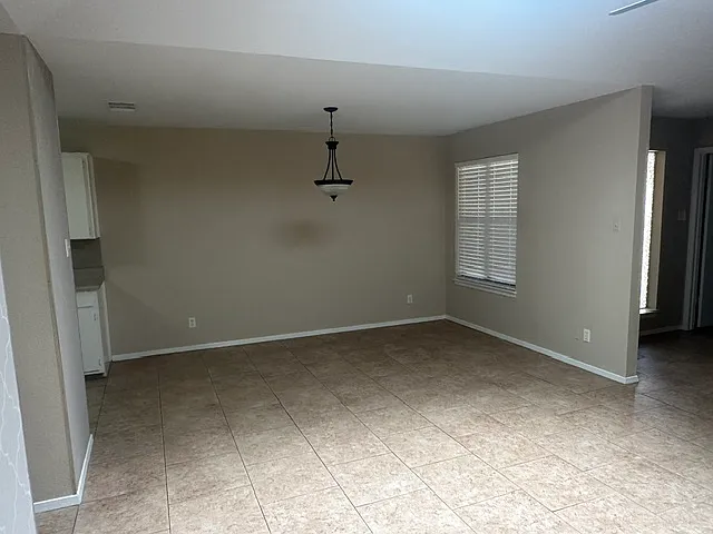 2221 Valleyview Blvd — Photo 9