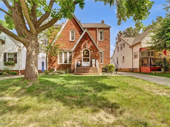 8606 Bauerdale Ave, Parma, OH 44129