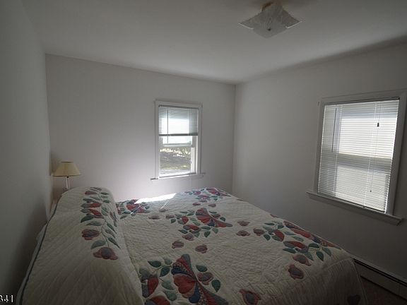 5th image of 58 Hamburg Ave APT C