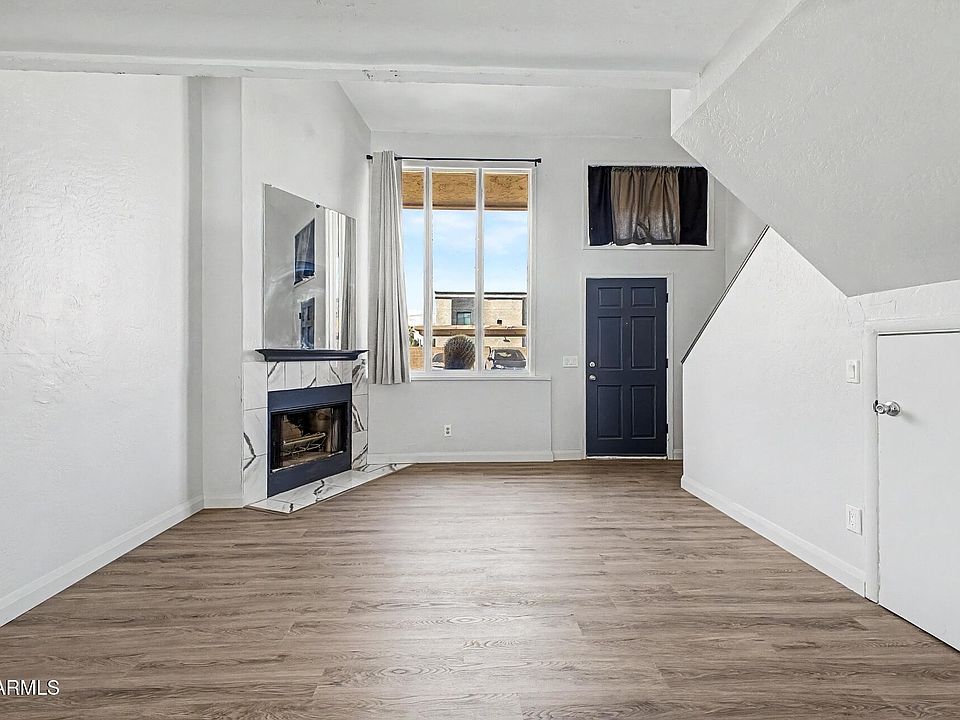 1st image of 4240 N LONGVIEW Avenue #9