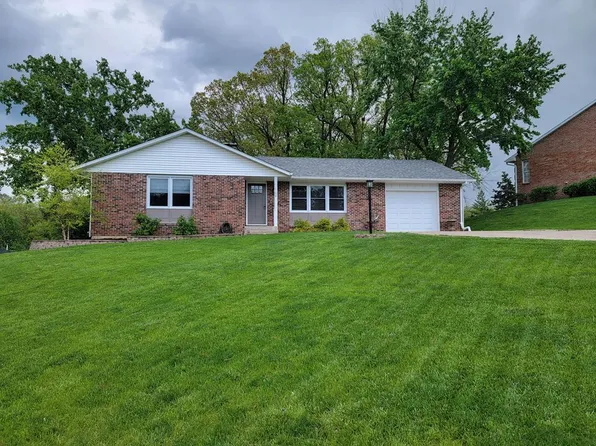 1108 Rustic Dr, Macon, MO 63552