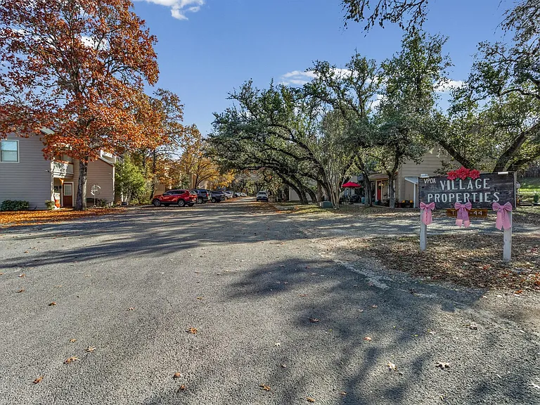 24 Marina Cir — Photo 11
