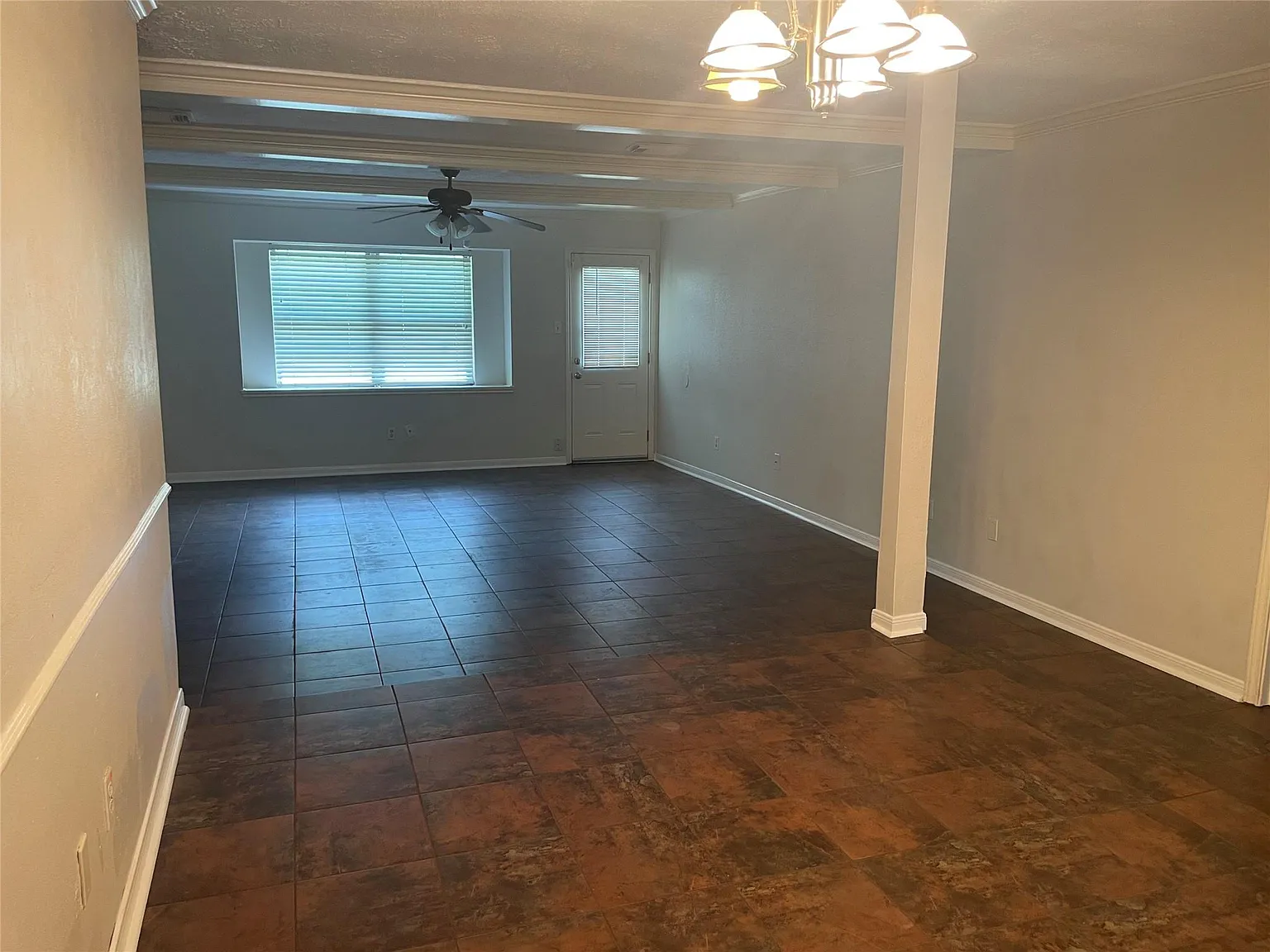 3 bed, 2.0 bath, 1693 sqft, $1,800 — Photo 2