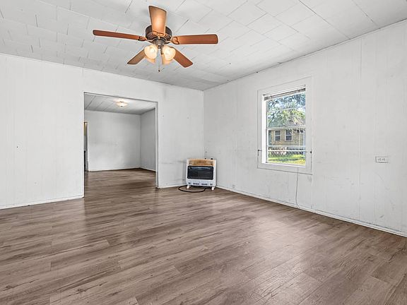 3rd image of 214 McCullough St