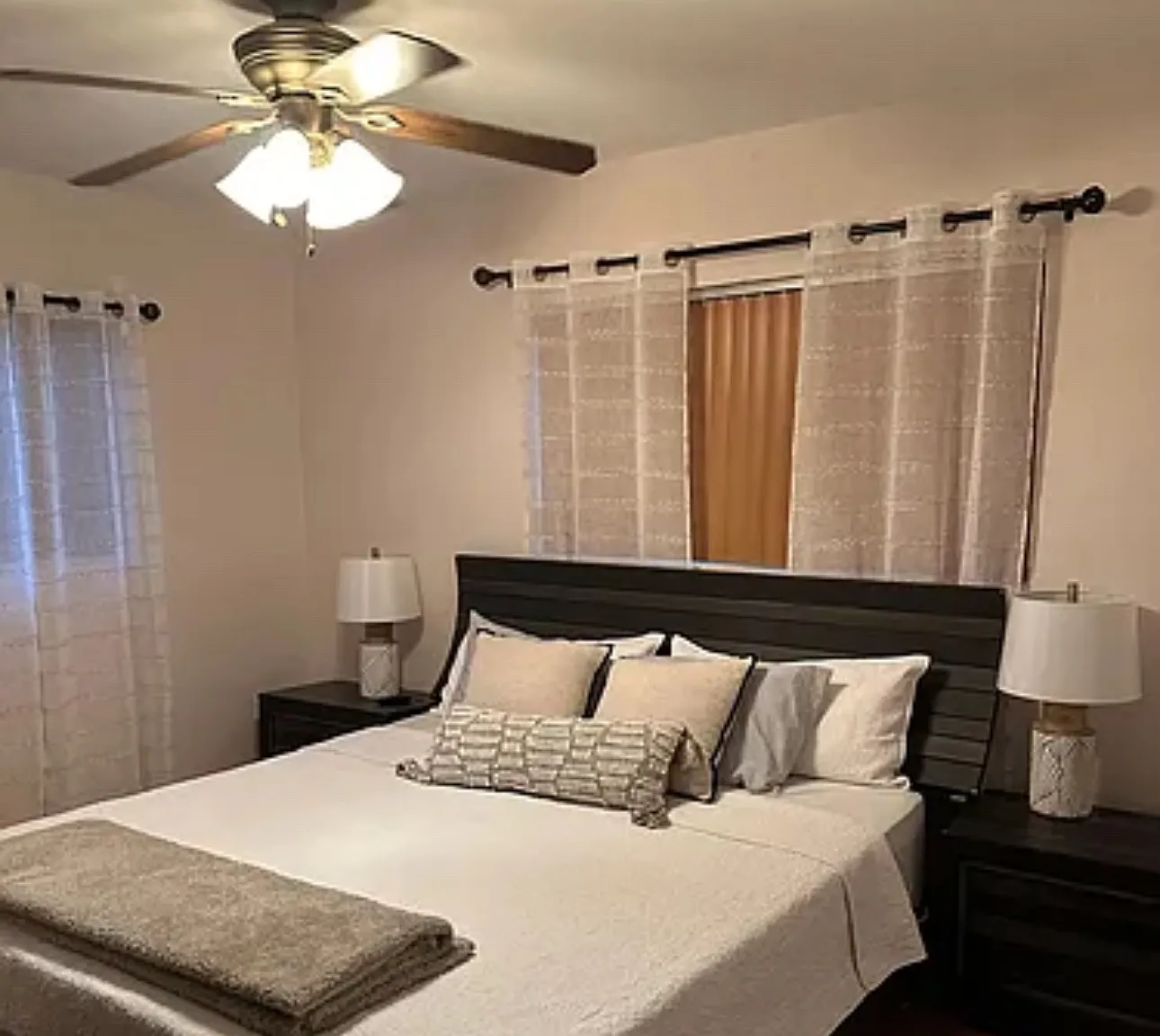 Studio, 400 sqft, $1,100 — Photo 2
