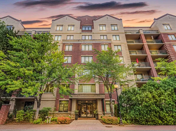 11 S Wille St #501, Mount Prospect, IL 60056
