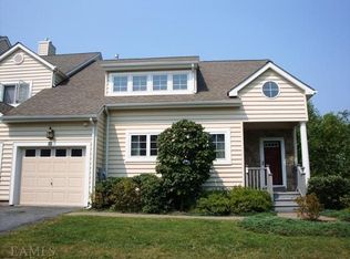 28 Rolling Ridge Rd, Hyde Park, NY 12538