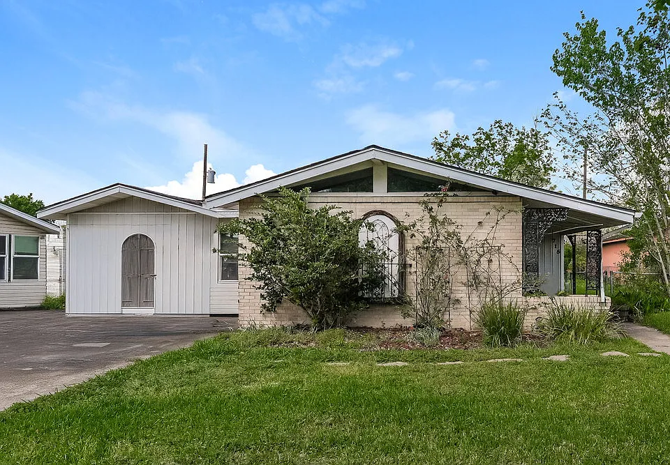 715 Central Ave
