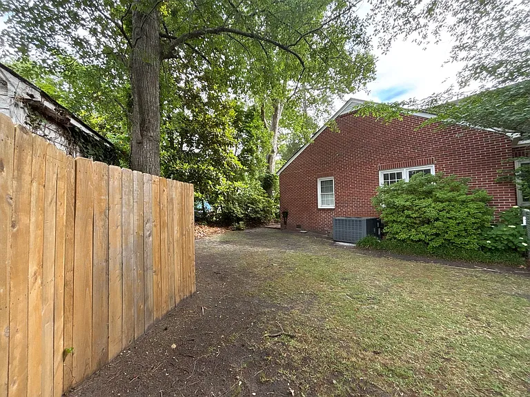 115 Jean Cir — Photo 3