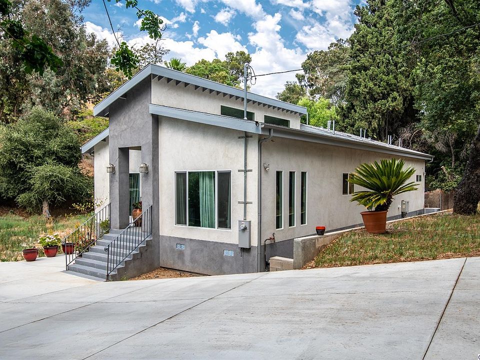 1st image of 10219 Sunland Blvd