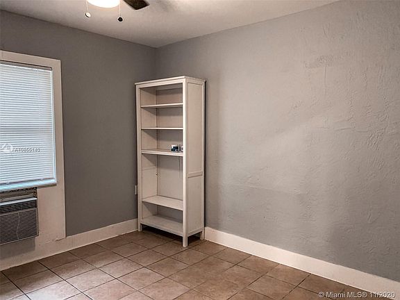 5th image of 1418 SW 27th St APT 6