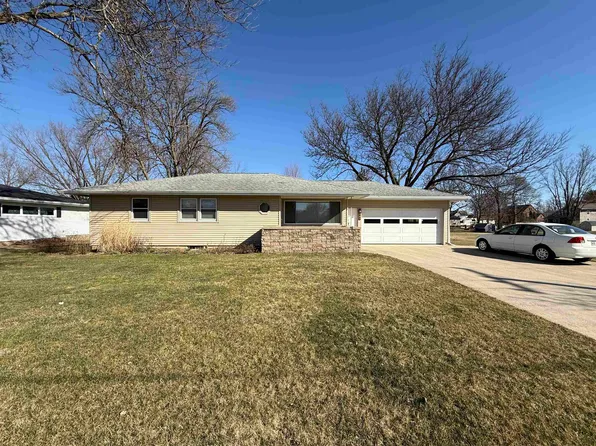 226 E Park Ave, Monticello, WI 53570