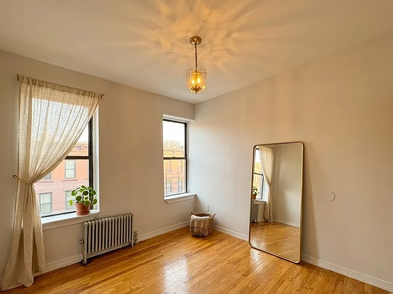 276 Smith St #3 — Photo 2