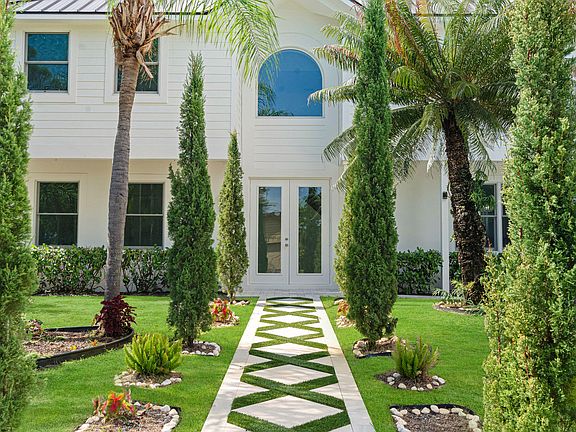 2nd image of 100 NORWOOD Road