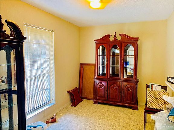 5th image of 3212 Savannah Ave