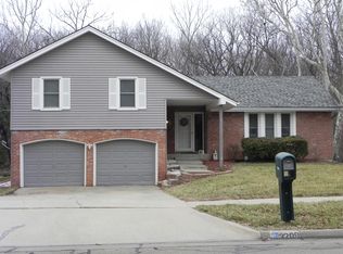 3209 SW Arrowhead Rd, Topeka, KS 66614