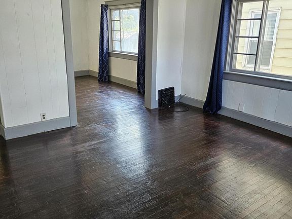 5th image of 215 S Jared St