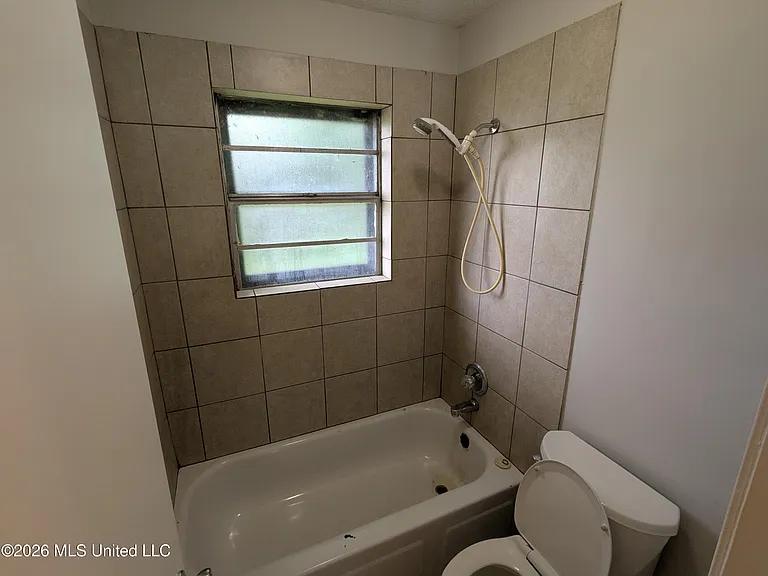 2905 Brook Cv — Photo 8