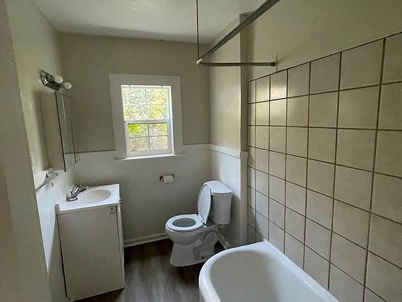 4th image of 560 S 7th St APT B