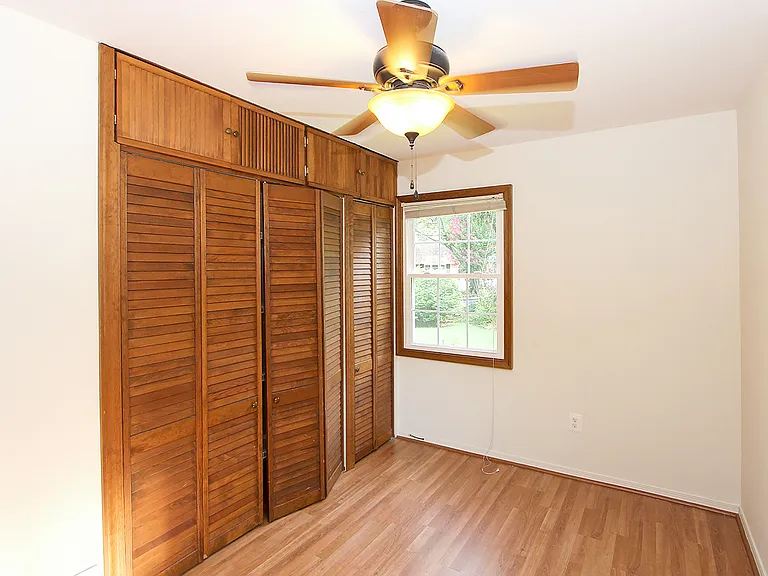 2204 Luzerne Ave — Photo 12