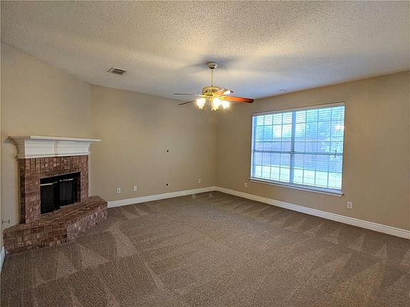 5th image of 4300 Palmdale Dr