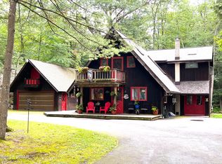 121 Colony Cove East Dr, Tafton, PA 18464