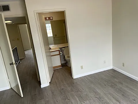1 bed, 700 sqft, $2,200 — Photo 2