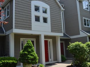 453 E Putnam Ave APT 4H, Cos Cob, CT 06807
