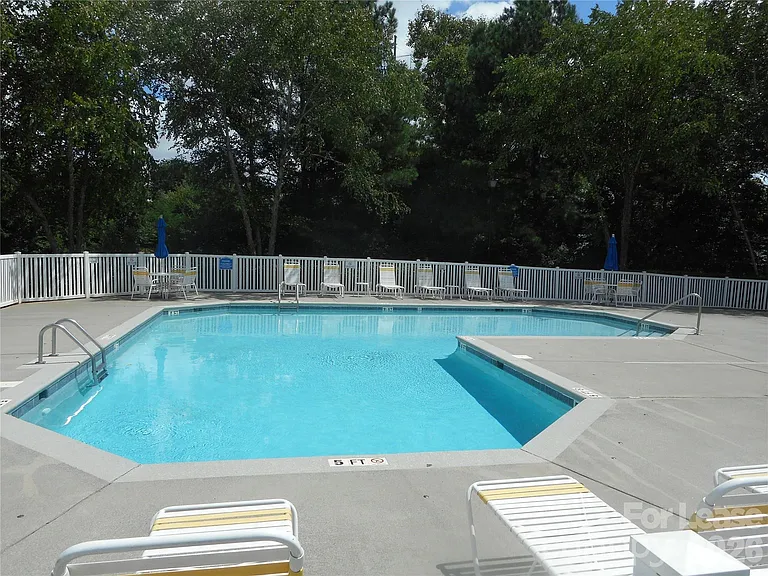322 Deep Water Ln — Photo 25