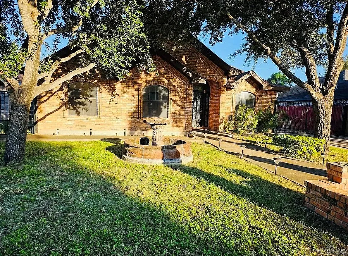 4 bed, 2448 sqft, $1,900 — Photo 3