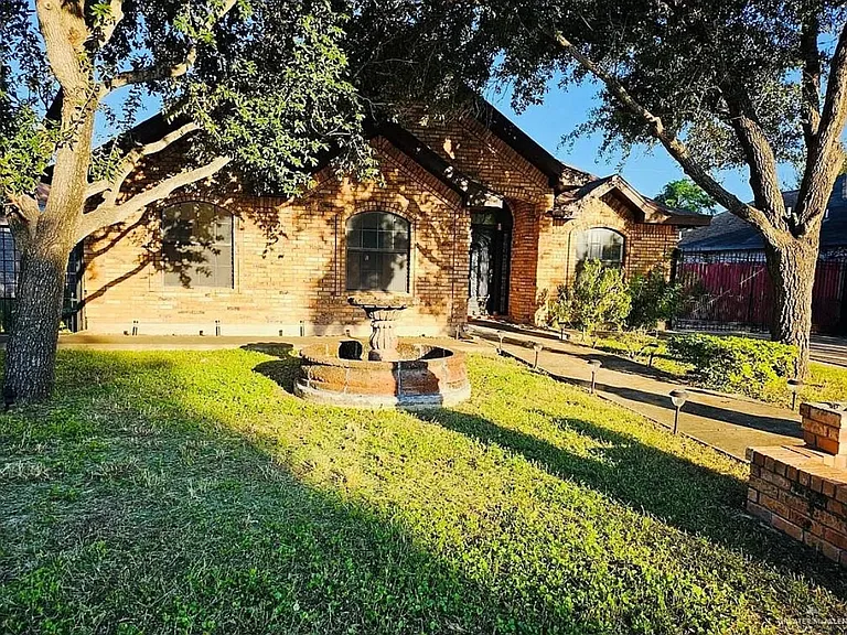 5504 N Hiawatha Dr — Photo 3