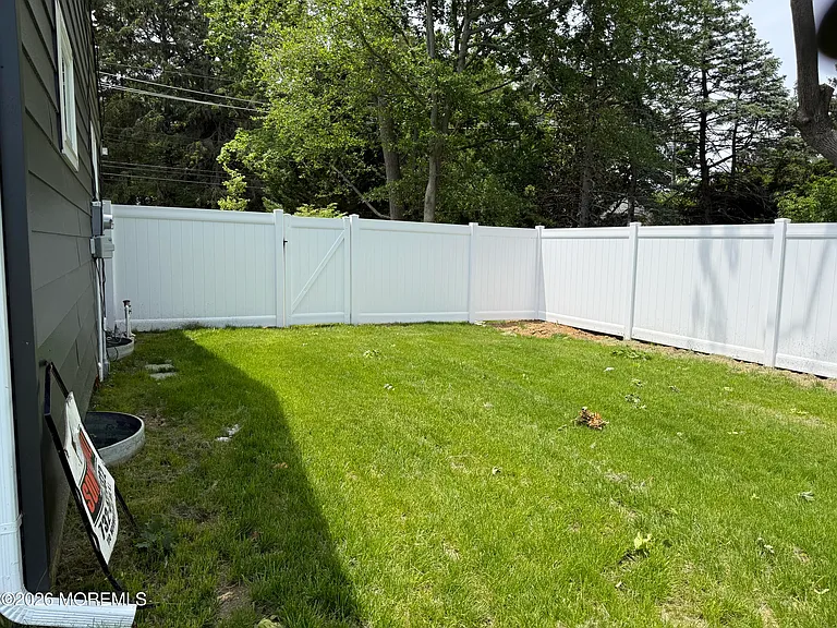 474 Monmouth Rd — Photo 6
