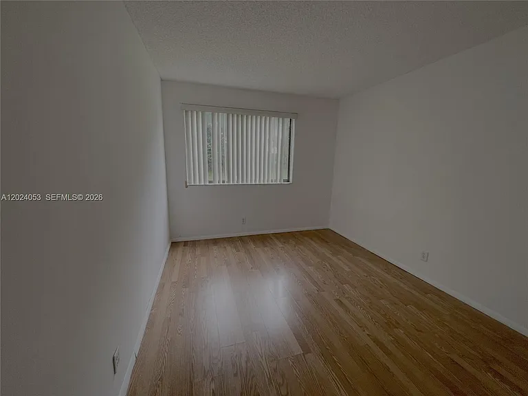 191 Lakeview Dr #102 — Photo 9