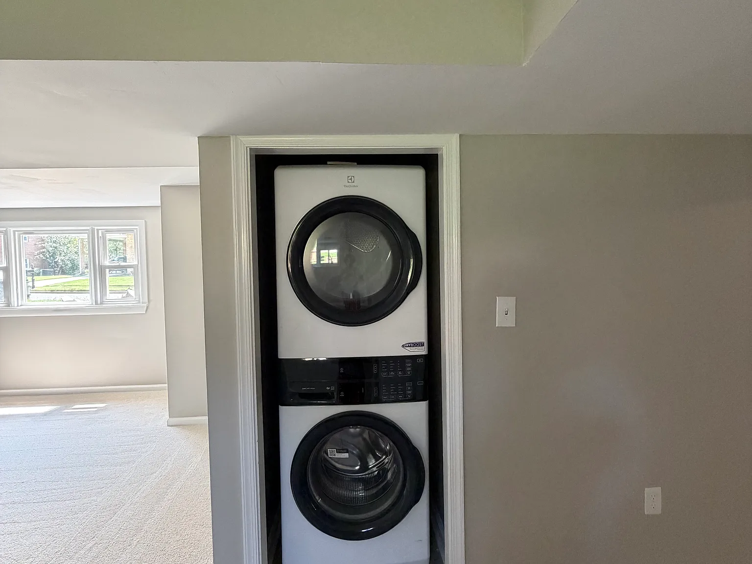 2 bed, 1250 sqft, $1,900 — Photo 3