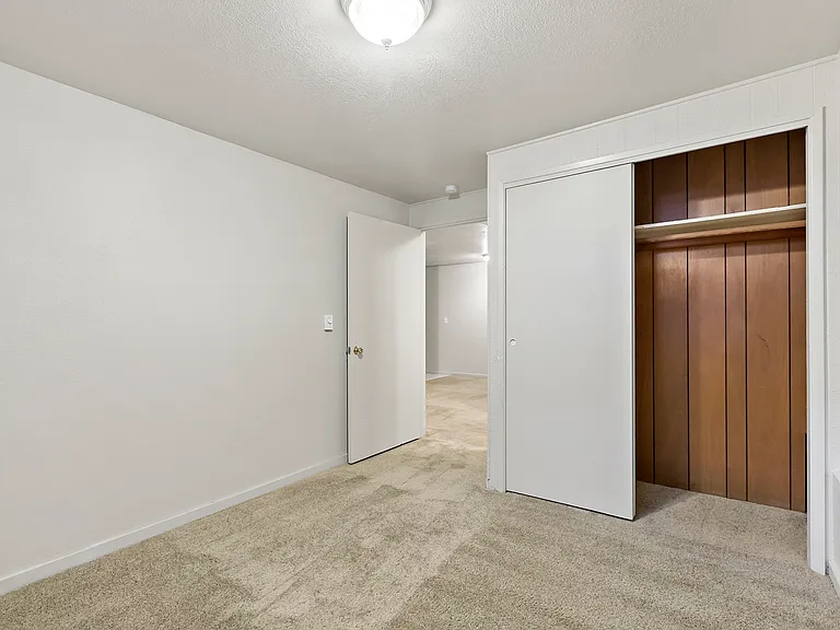 Outrigger Apartments — Photo 19