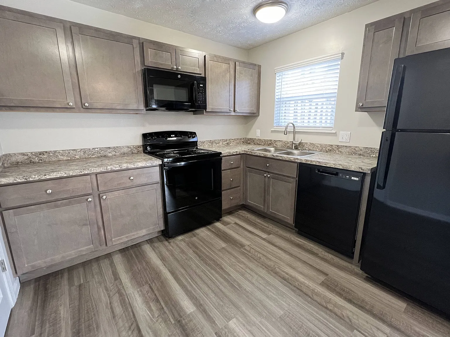 Revere Village Apartments — Photo 4